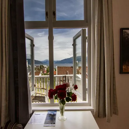 Kringsja 3* Balestrand